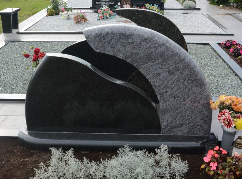 Dviejų dalių paminklai